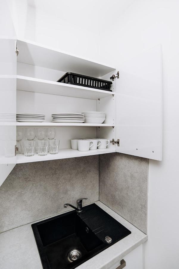 Garden Towers Apartment Praha Bagian luar foto