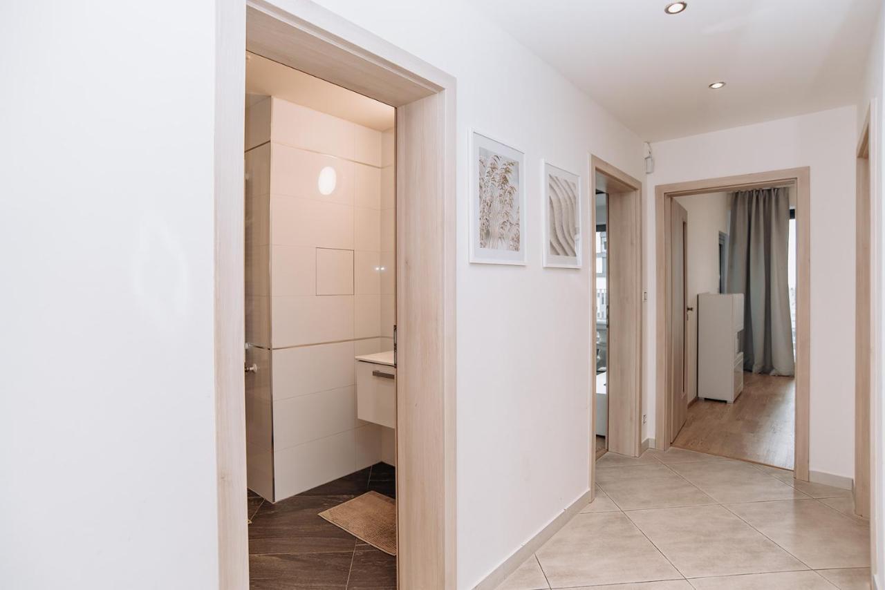 Garden Towers Apartment Praha Bagian luar foto