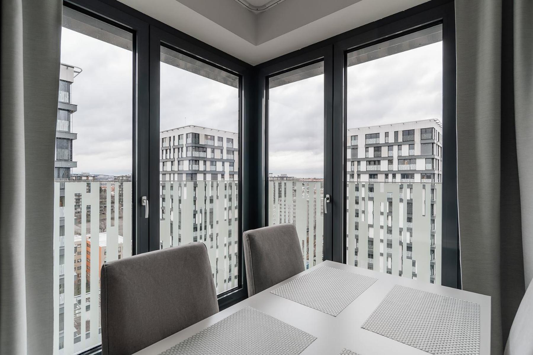 Garden Towers Apartment Praha Bagian luar foto