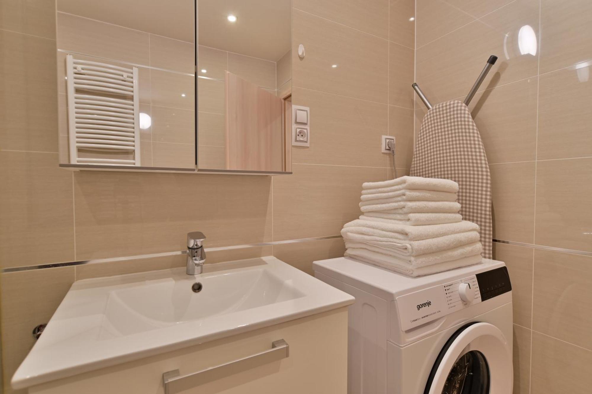 Garden Towers Apartment Praha Bagian luar foto