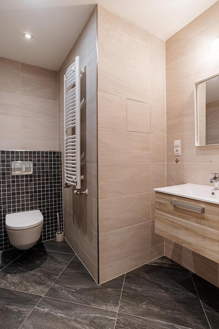 Garden Towers Apartment Praha Bagian luar foto
